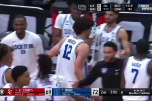 将门虎子！卡梅隆·布泽尔关键2+1，观众席上的老布泽尔怒吼！