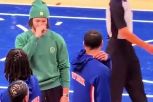 队友和布伦森的日常搞笑！奶头被抓了下 绿帽布伦森脸都黑了