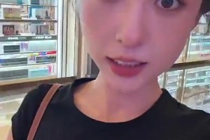 为人和善~美女主持拜月宁曾逮到闲逛的杰伦·格林🤣